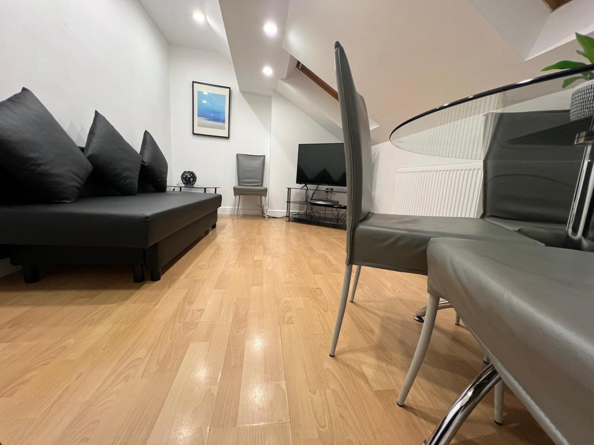 הליפקס Cosy Penthouse Suite Happily Sleeps Up To Five מראה חיצוני תמונה